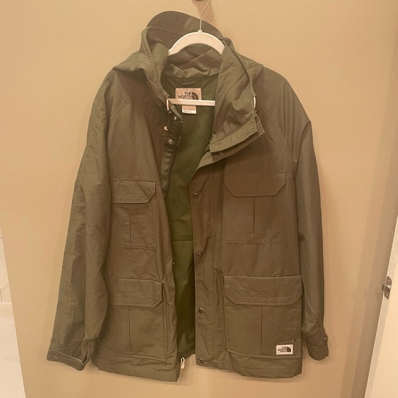The North Face Mountain Parka - Picture 7 of 7